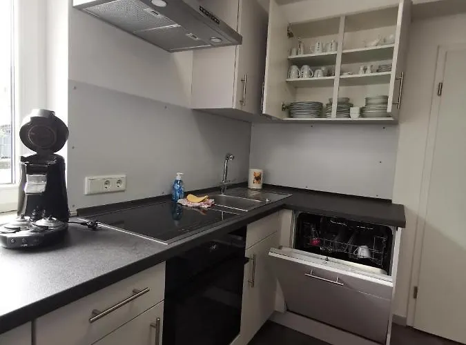 Moderne Wohnung mit Terrasse und eigenem Zugang.